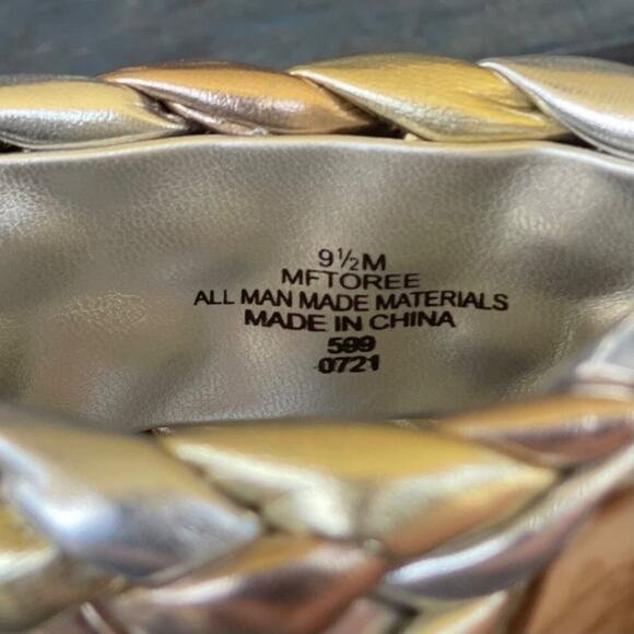 Marc Fisher Toree Women’s Braided Metallic Heeled Sandals 9.5 Silver Square Toe - Picture 3 of 10